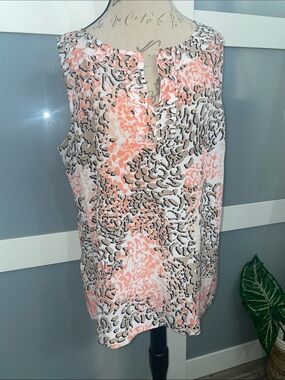 Dana Buchman Coral, Beige & Black Sleeveless Keyhole Blouse